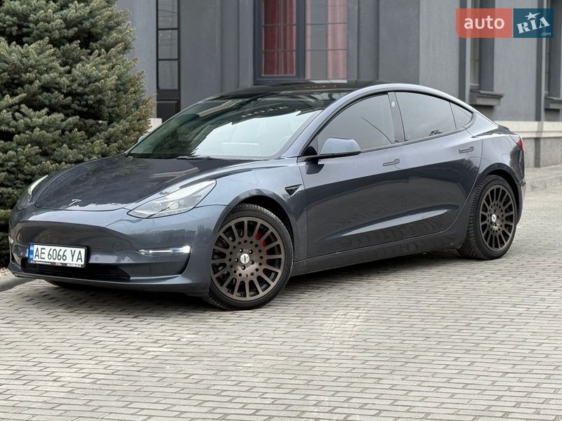 Tesla Model 3 2022