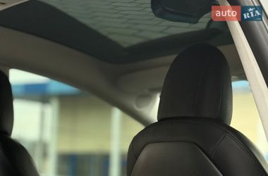 Седан Tesla Model 3 2022 в Дніпрі