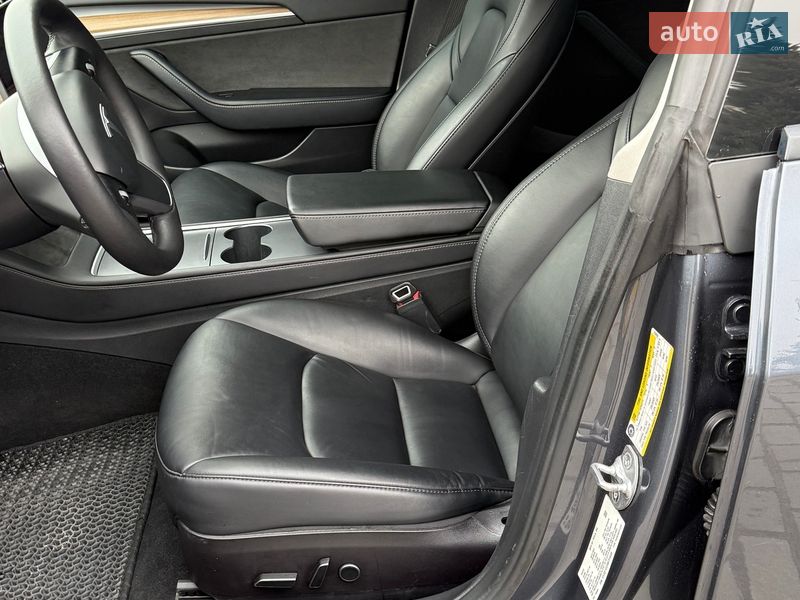 Седан Tesla Model 3 2022 в Дніпрі