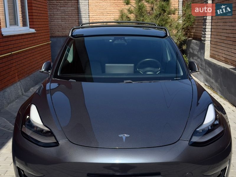 Седан Tesla Model 3 2019 в Виннице