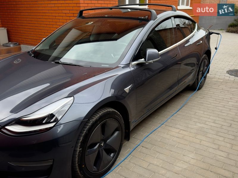 Седан Tesla Model 3 2019 в Виннице
