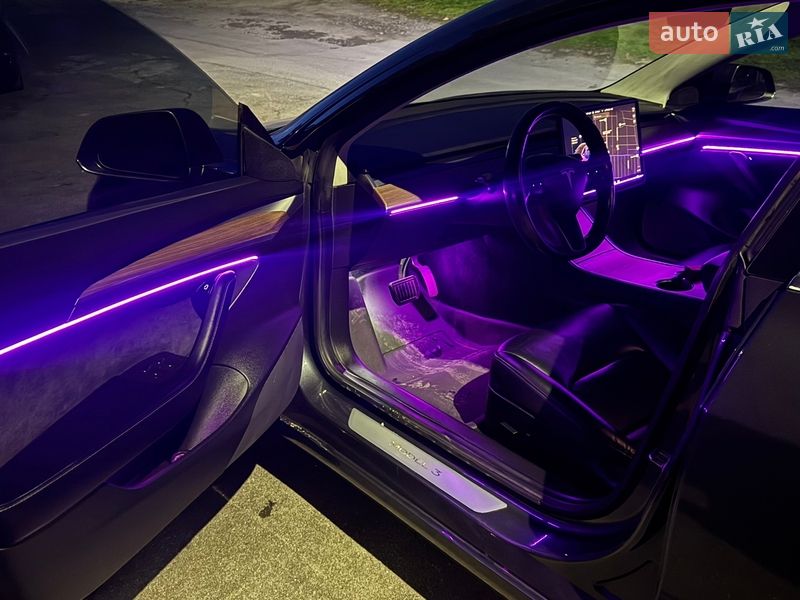 Седан Tesla Model 3 2019 в Виннице