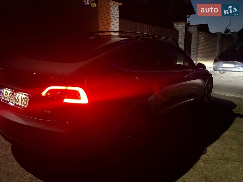 Седан Tesla Model 3 2019 в Виннице