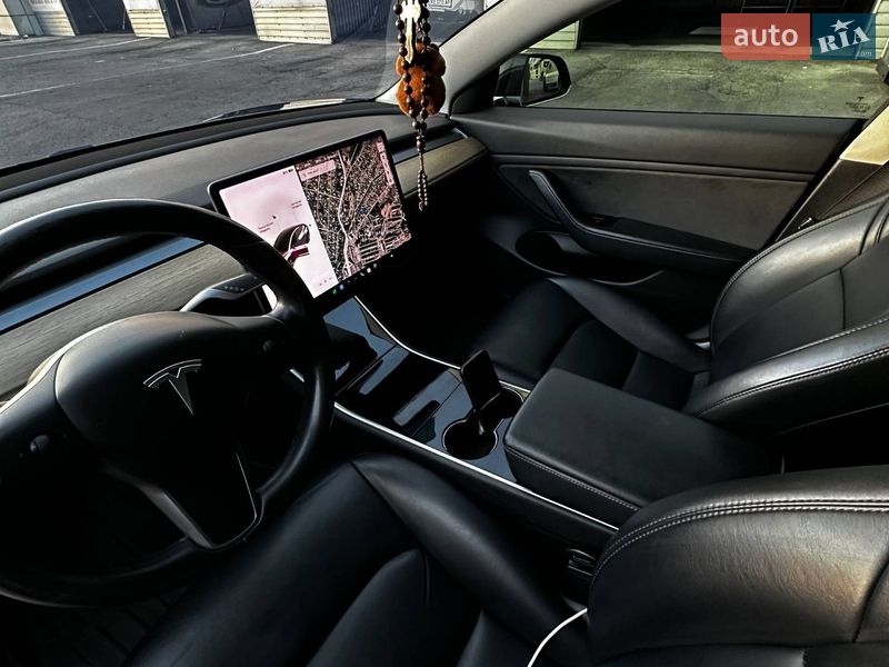 Седан Tesla Model 3 2019 в Днепре