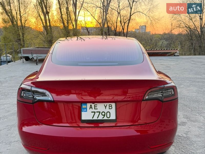Седан Tesla Model 3 2018 в Днепре
