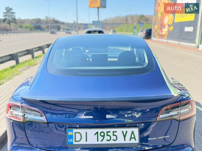 Седан Tesla Model 3 2019 в Києві