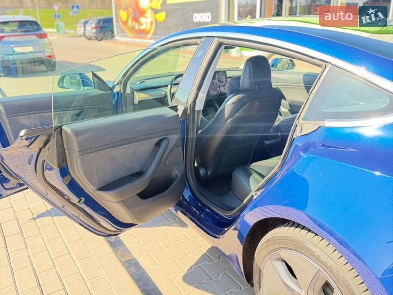 Седан Tesla Model 3 2019 в Києві
