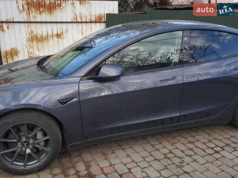 Tesla Model 3 2022