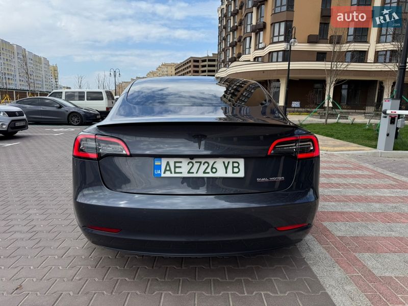 Седан Tesla Model 3 2022 в Києві