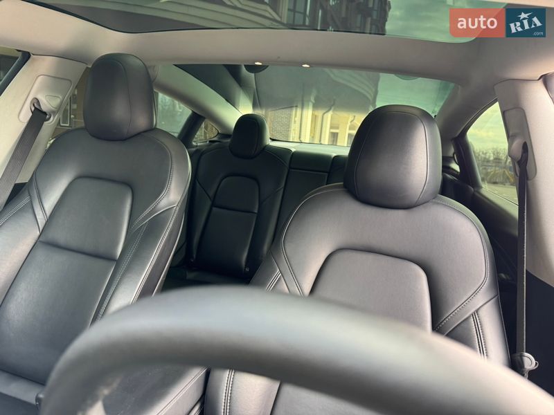 Седан Tesla Model 3 2022 в Києві