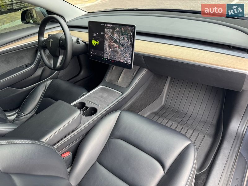 Седан Tesla Model 3 2022 в Києві