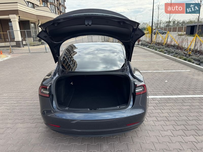 Седан Tesla Model 3 2022 в Києві