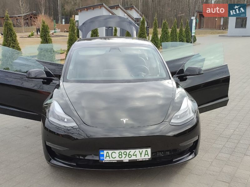 Седан Tesla Model 3 2021 в Луцьку