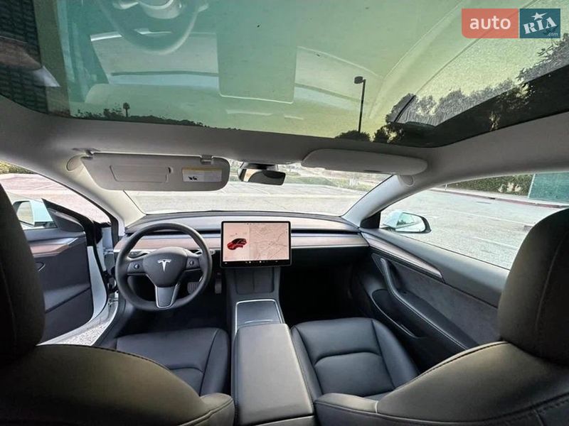Седан Tesla Model 3 2023 в Одесі