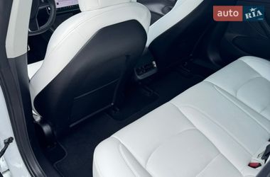 Седан Tesla Model 3 2022 в Києві