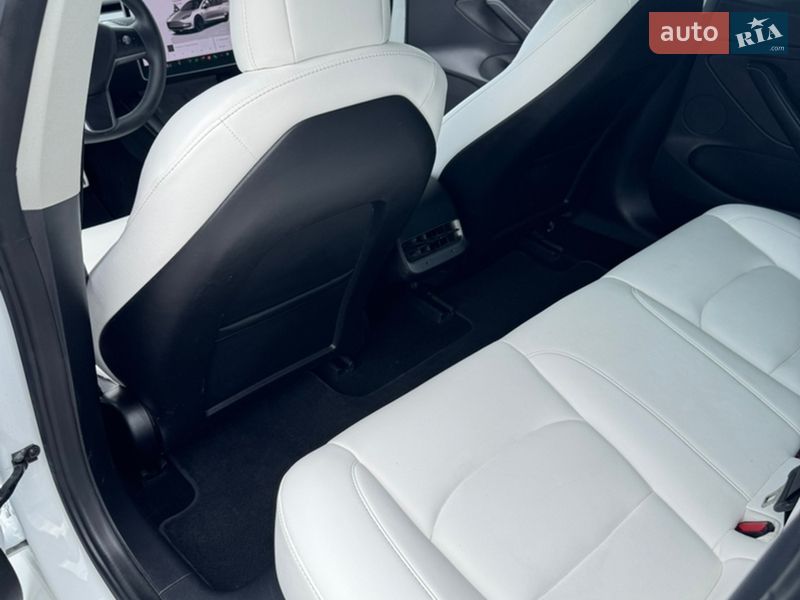 Седан Tesla Model 3 2022 в Києві