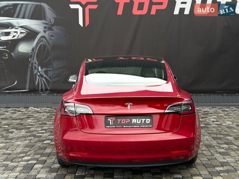 Седан Tesla Model 3 2018 в Львові