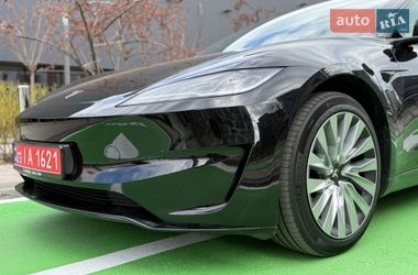 Седан Tesla Model 3 2024 в Києві