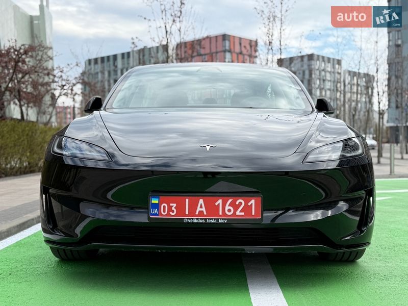 Седан Tesla Model 3 2024 в Києві