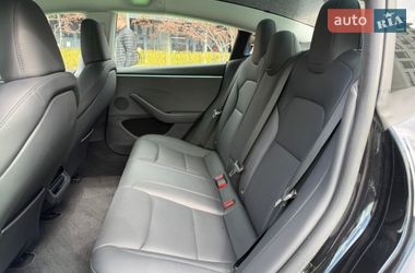 Седан Tesla Model 3 2024 в Києві