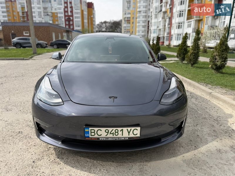 Седан Tesla Model 3 2023 в Львове