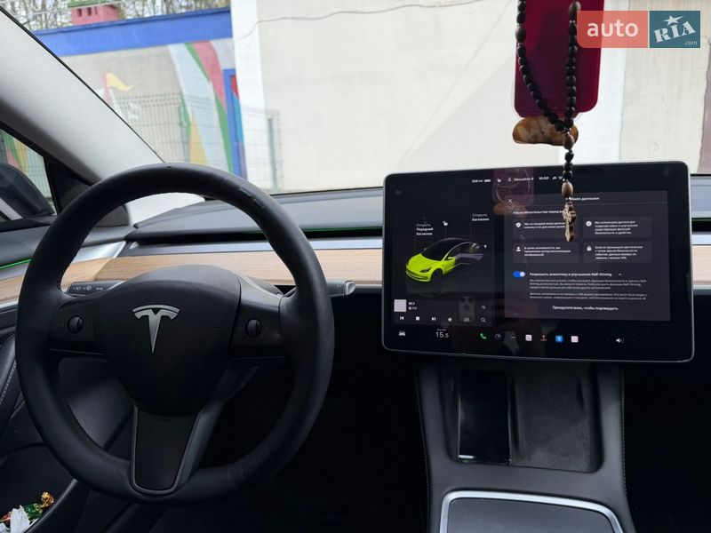 Седан Tesla Model 3 2023 в Львове