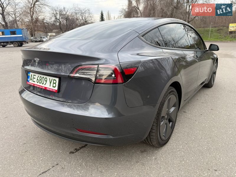 Седан Tesla Model 3 2023 в Днепре