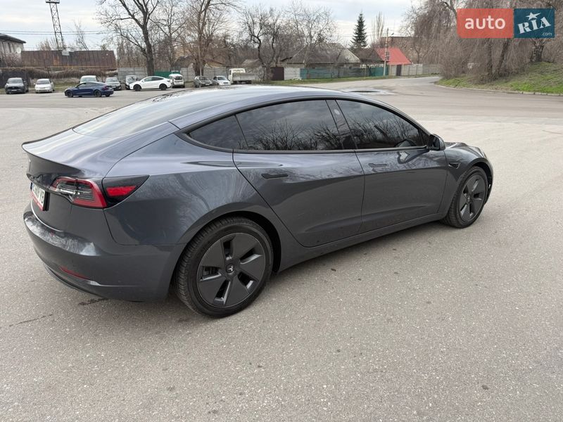 Седан Tesla Model 3 2023 в Днепре