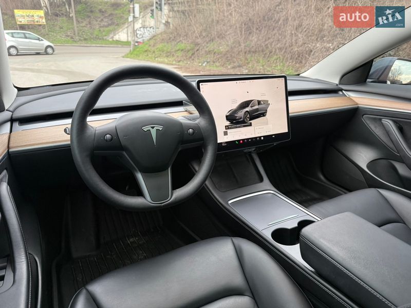 Седан Tesla Model 3 2023 в Днепре
