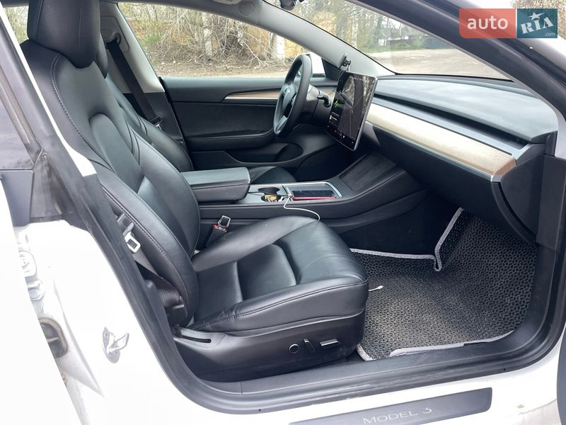 Седан Tesla Model 3 2021 в Борисполе