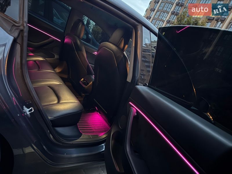 Седан Tesla Model 3 2022 в Києві
