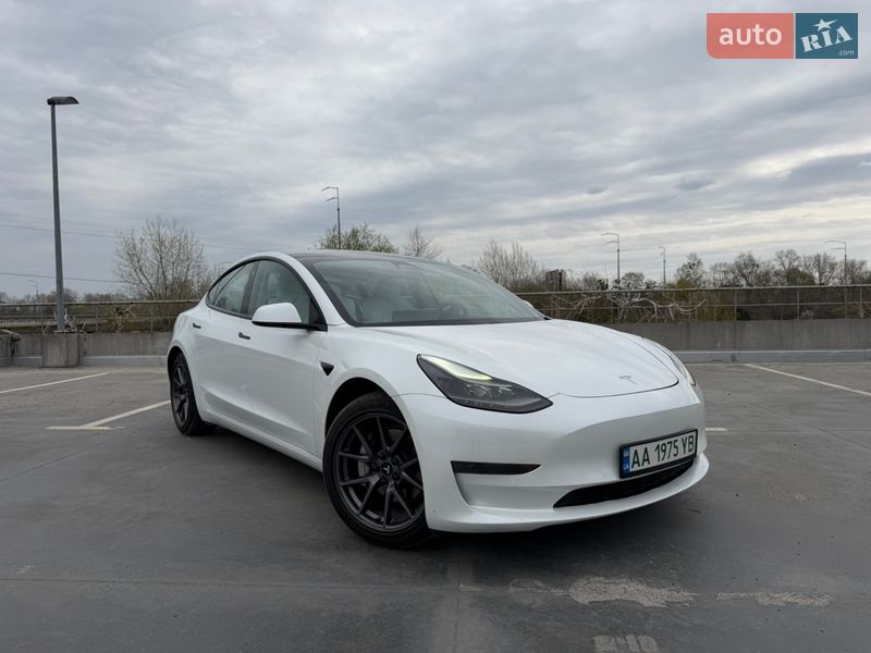 Tesla Model 3 2021