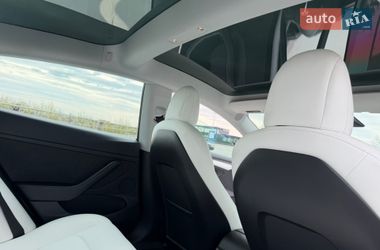 Седан Tesla Model 3 2021 в Киеве