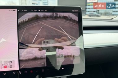 Седан Tesla Model 3 2021 в Киеве