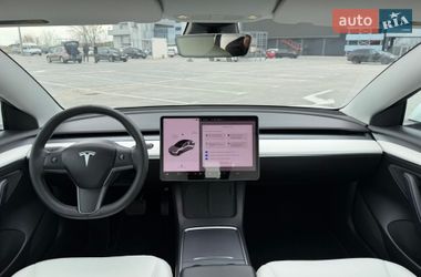 Седан Tesla Model 3 2021 в Киеве