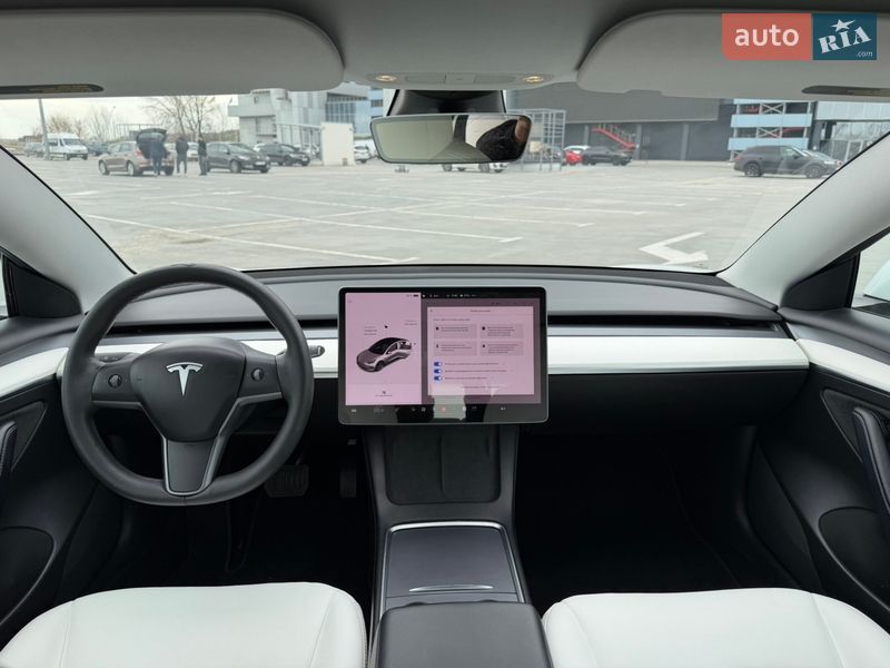 Седан Tesla Model 3 2021 в Киеве