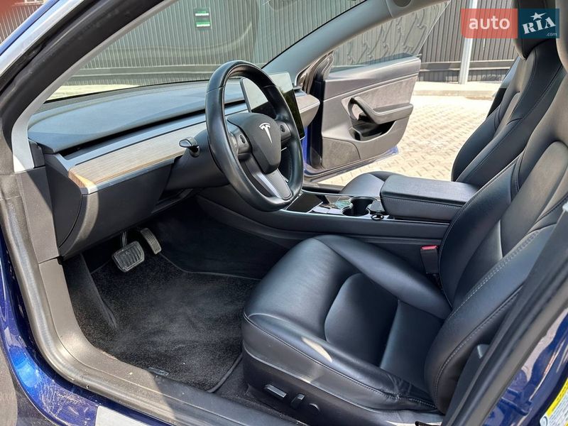Седан Tesla Model 3 2018 в Днепре