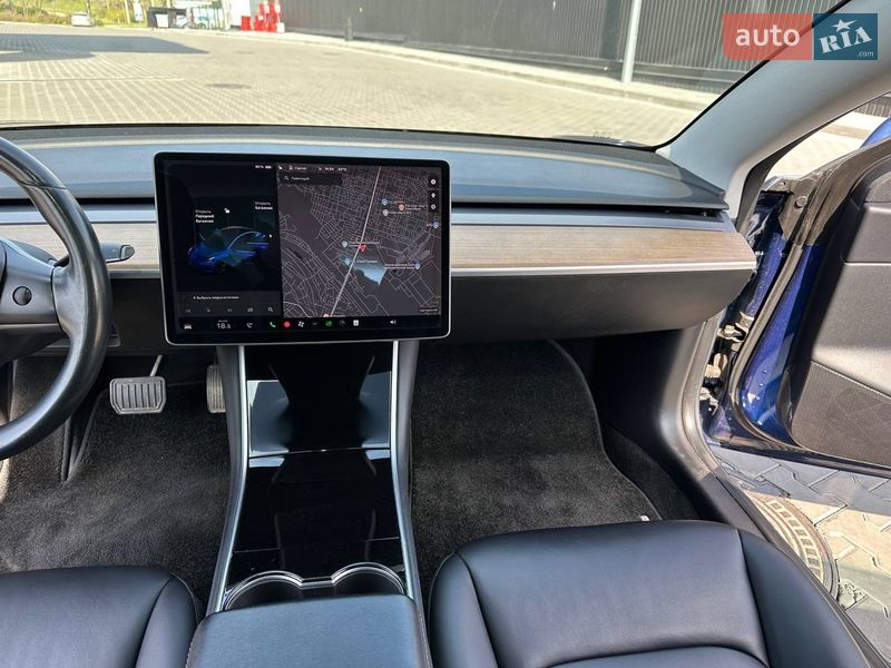 Седан Tesla Model 3 2018 в Днепре