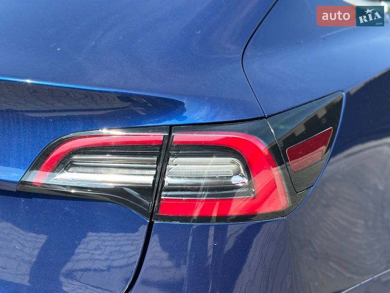 Седан Tesla Model 3 2018 в Днепре