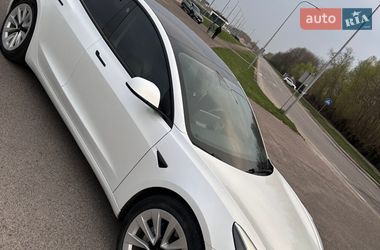 Седан Tesla Model 3 2021 в Львові