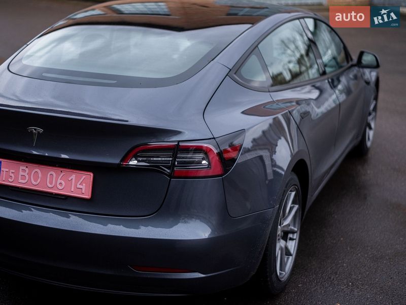 Седан Tesla Model 3 2023 в Києві