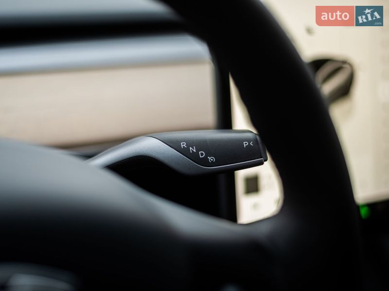 Седан Tesla Model 3 2023 в Києві