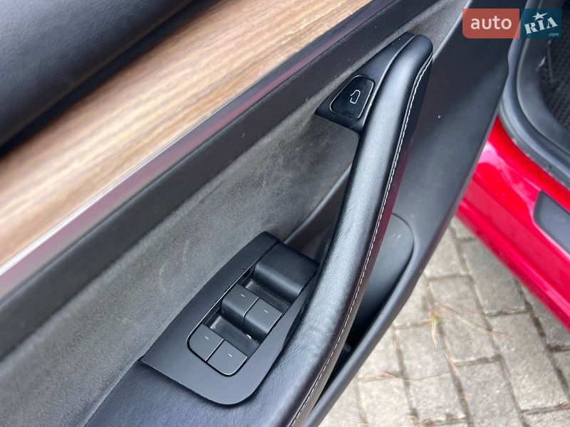 Седан Tesla Model 3 2022 в Львові