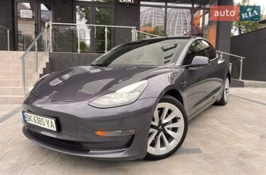 Седан Tesla Model 3 2022 в Киеве