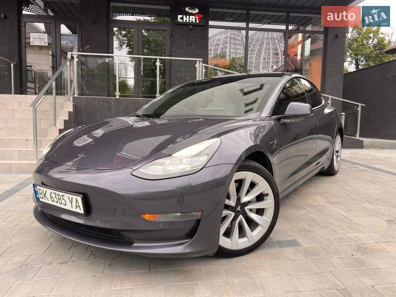 Tesla Model 3 2022