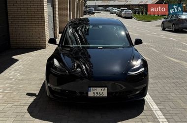 Седан Tesla Model 3 2021 в Львові