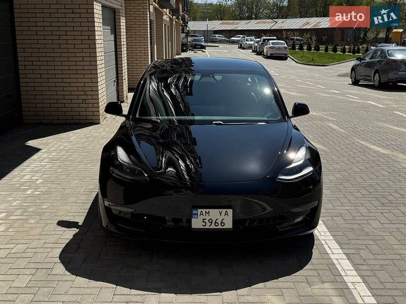 Tesla Model 3 2021