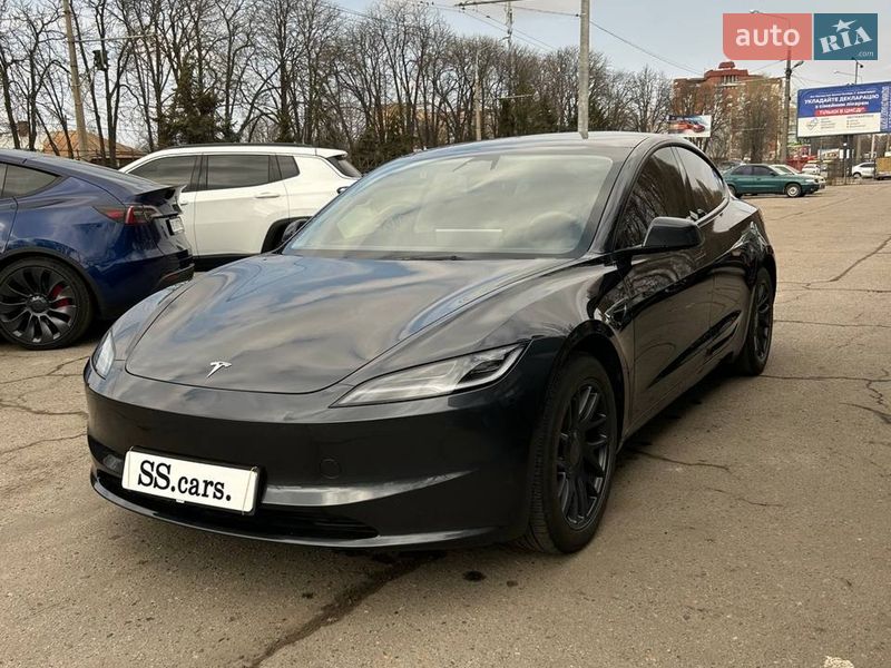 Tesla Model 3 2024