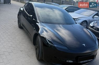 Седан Tesla Model 3 2024 в Львове