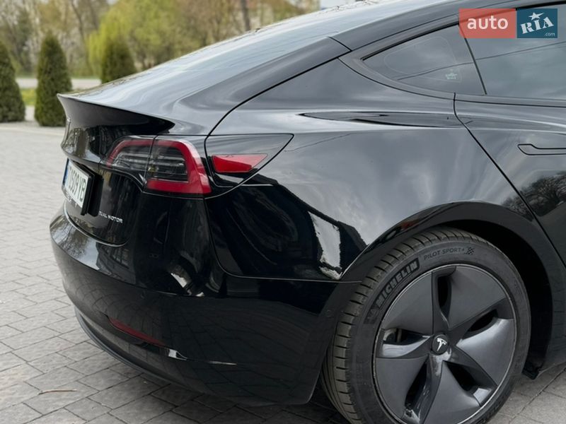 Седан Tesla Model 3 2020 в Ивано-Франковске